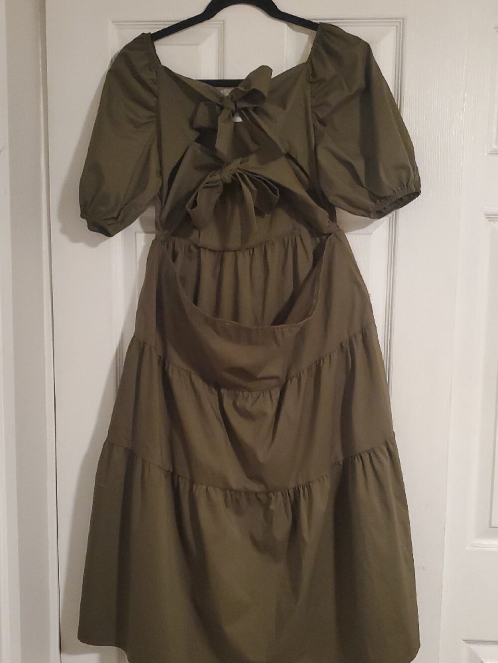 Puff-Sleeve Tiered Midi Dress in Olive - Women - Picture 2 of 4